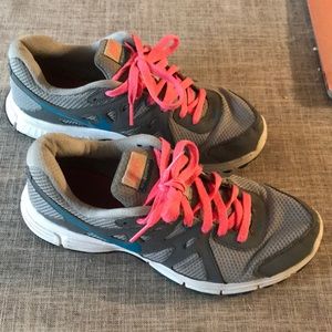 Nike revolution 2 running sneaker